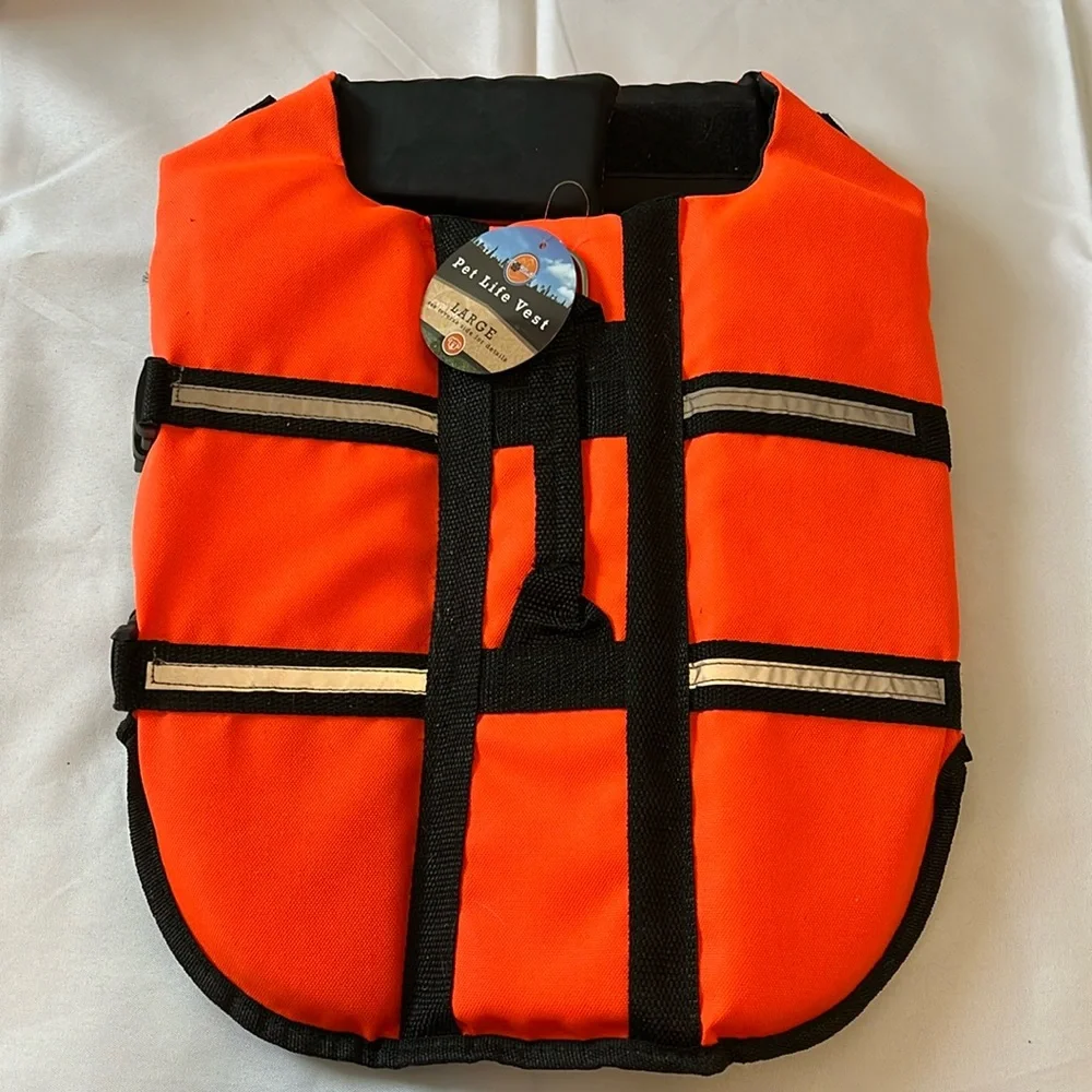 Pet life vest NWT size large for dogs, neck 23” and chest are 27”